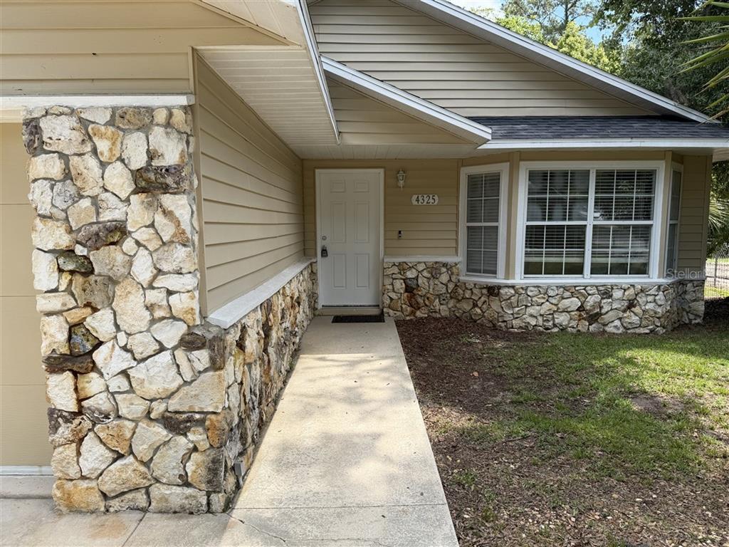 4325 Northeast 3rd Court Ocala, FL 34479 - Photo 3 of 32
