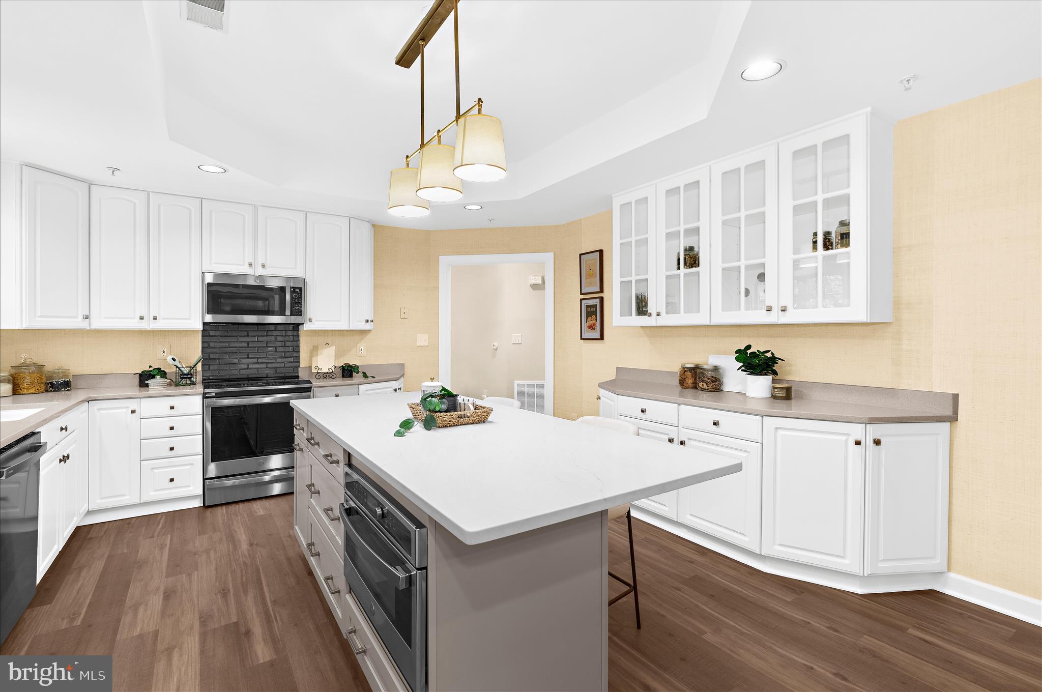 334 Colony Point Place Edgewater, MD 21037 - Photo 11 of 44 Built-in GE Profile Advantium Microwave in island