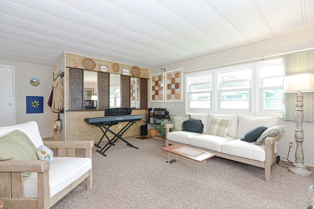 49 Holly Road Taunton, MA 02780 - Photo 8 of 41 Gallery Image 8