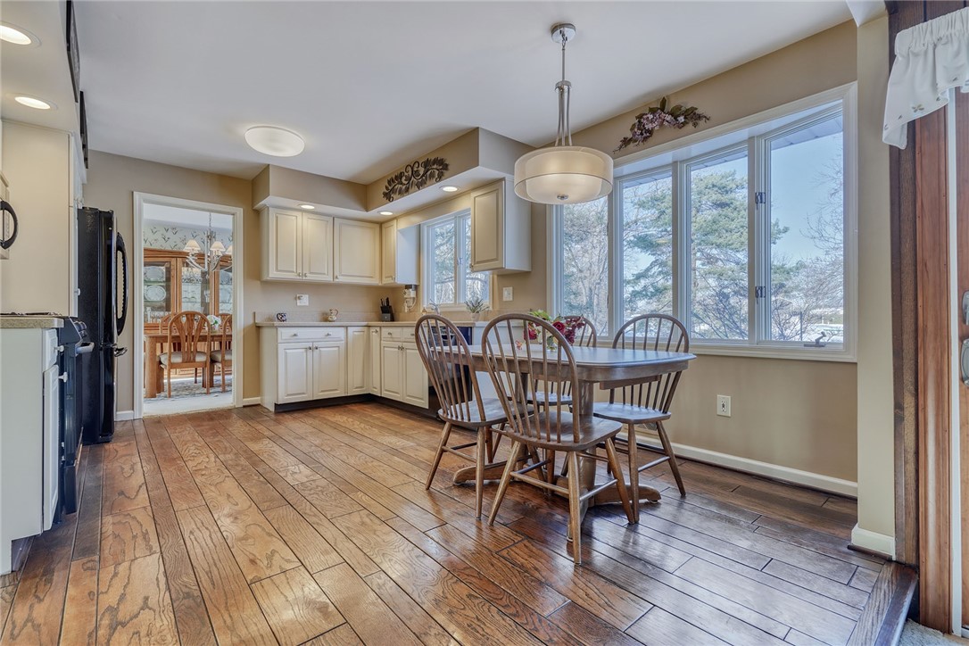 1616 Brattleboro Drive Webster, NY 14580 - Photo 14 of 50 EAT-IN KITCHEN W/HARDWOODS