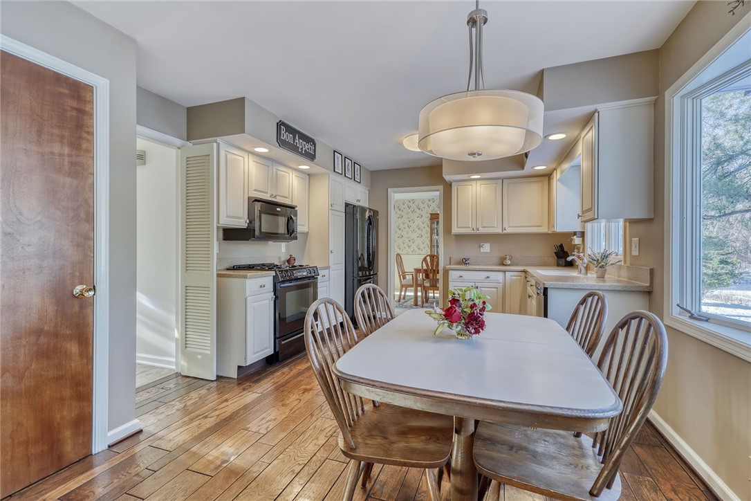1616 Brattleboro Drive Webster, NY 14580 - Photo 15 of 50 KITCHEN