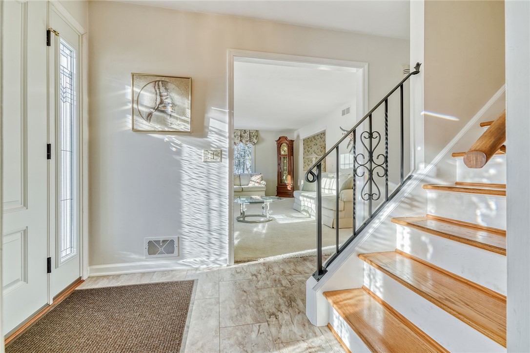 1616 Brattleboro Drive Webster, NY 14580 - Photo 4 of 50 FOYER/ENTRY