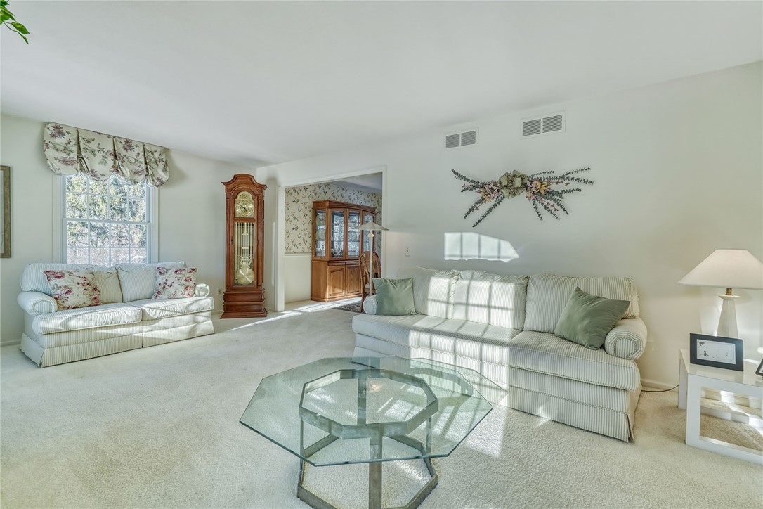 1616 Brattleboro Drive Webster, NY 14580 - Photo 6 of 50 LIVING ROOM