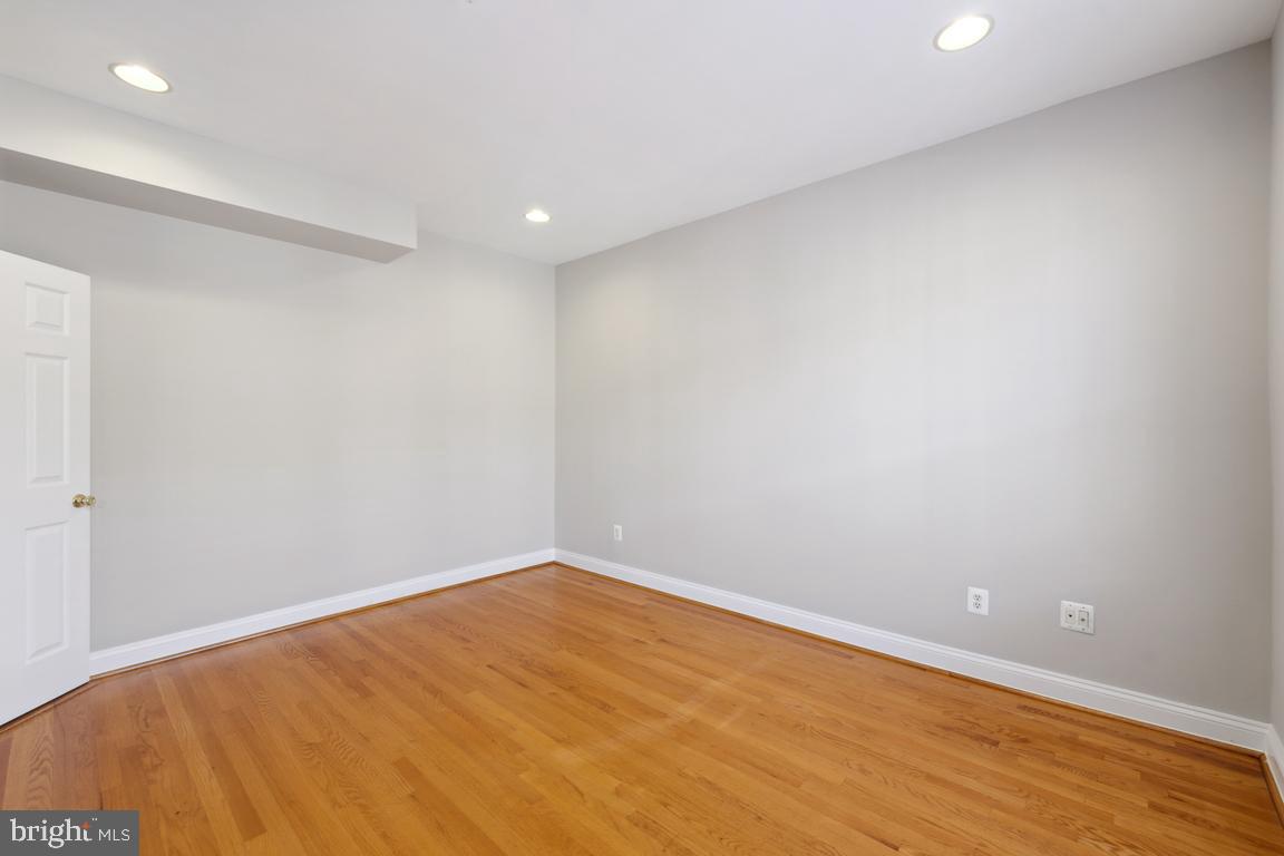 1438 Columbia Road Northwest, Unit 403 Washington, DC 20009 - Photo 18 of 25 Gallery Image 18