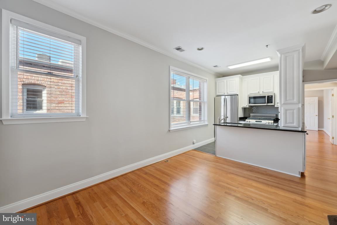1438 Columbia Road Northwest, Unit 403 Washington, DC 20009 - Photo 2 of 25 Gallery Image 2