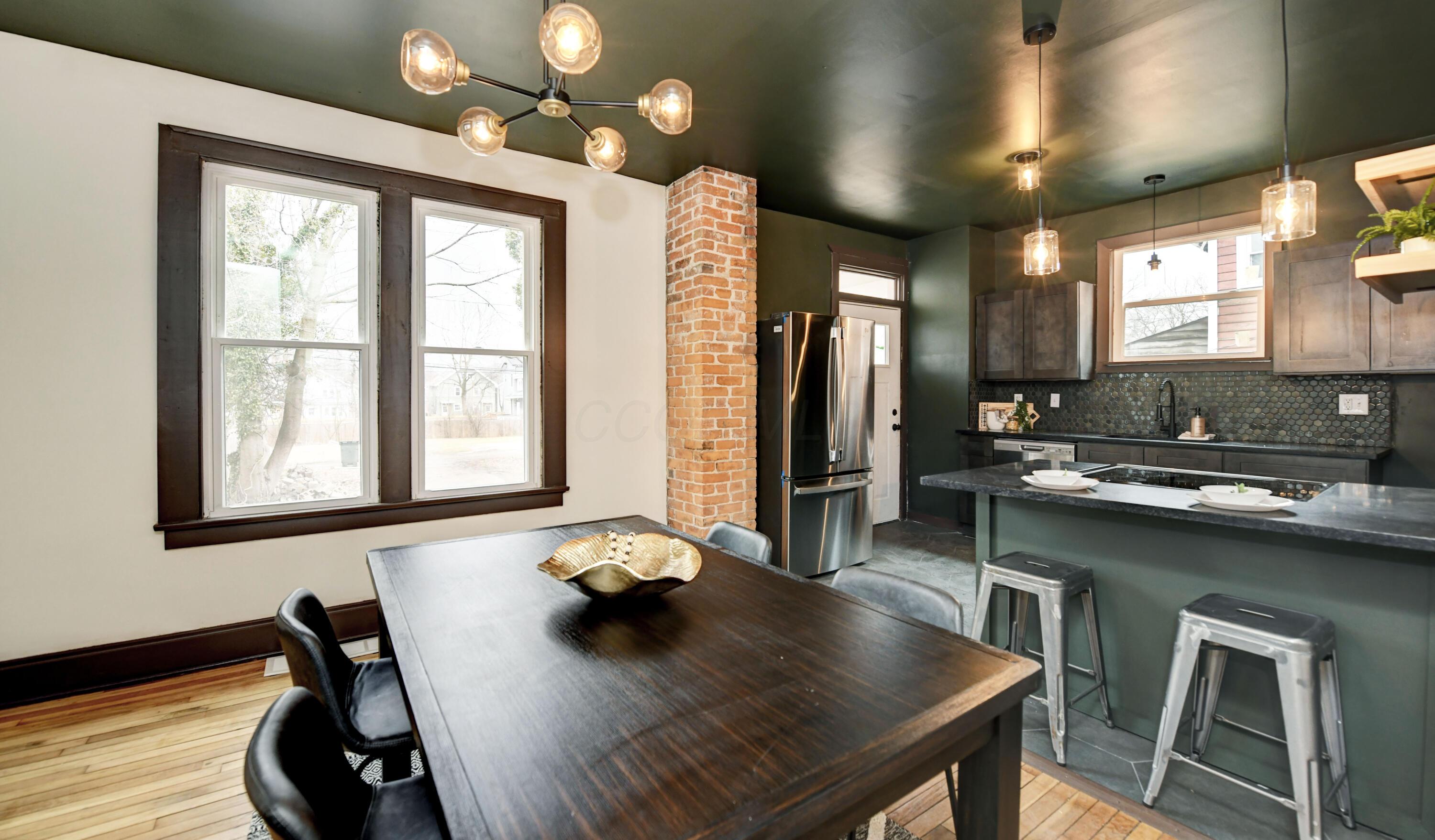 718 Berkeley Road Columbus, OH 43205 - Photo 7 of 25 Dining Room- Kitchen