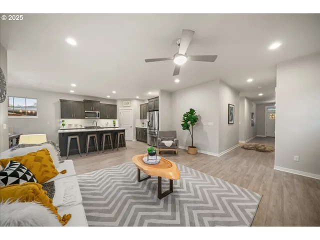 $699,975 | 7258 Southwest Bay Lane, Wilsonville, OR 97070