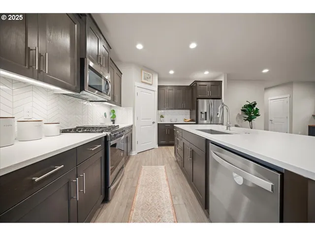 $699,975 | 7258 Southwest Bay Lane, Wilsonville, OR 97070