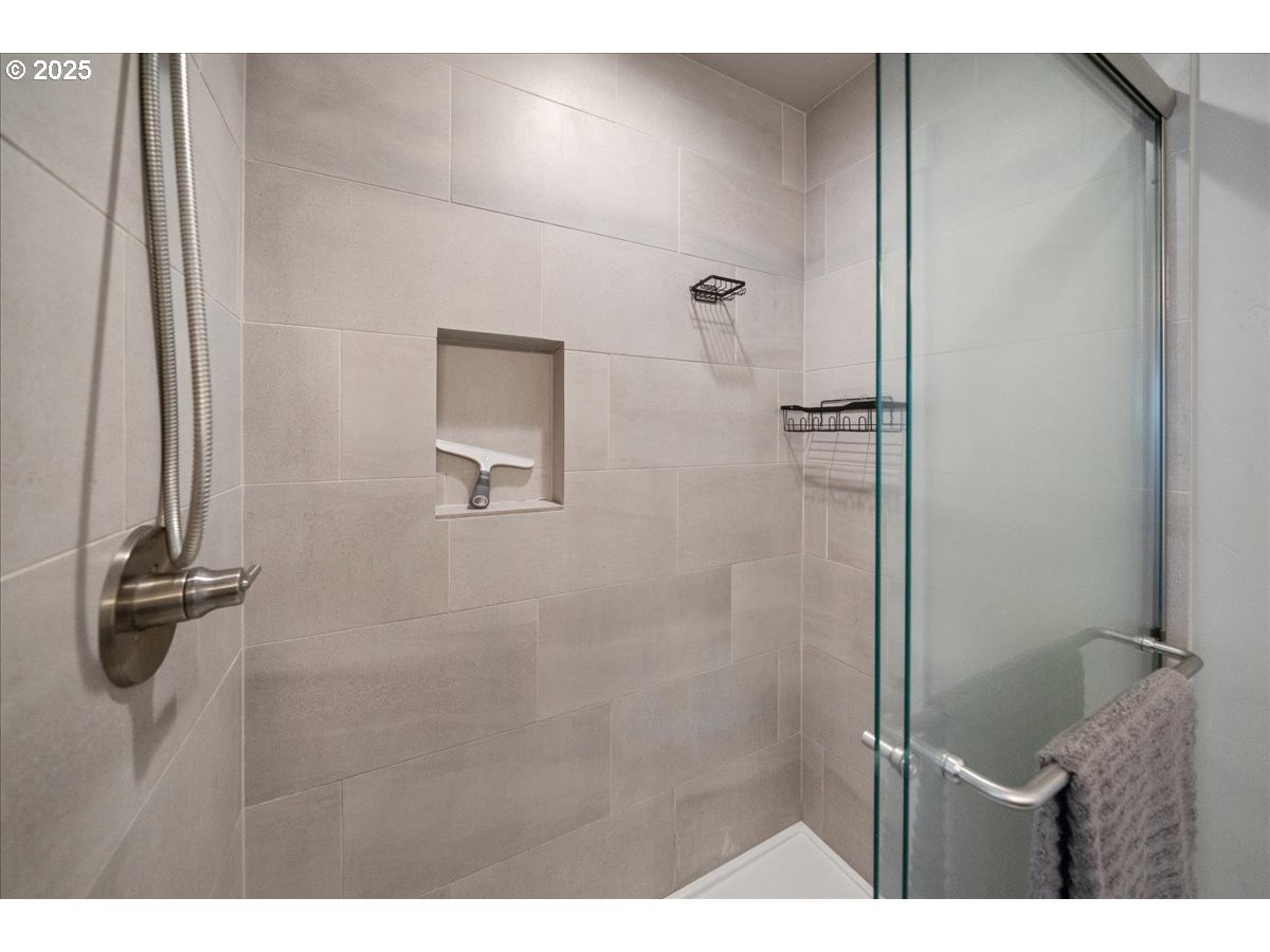 7258 Southwest Bay Lane Wilsonville, OR 97070 - Photo 30 of 48