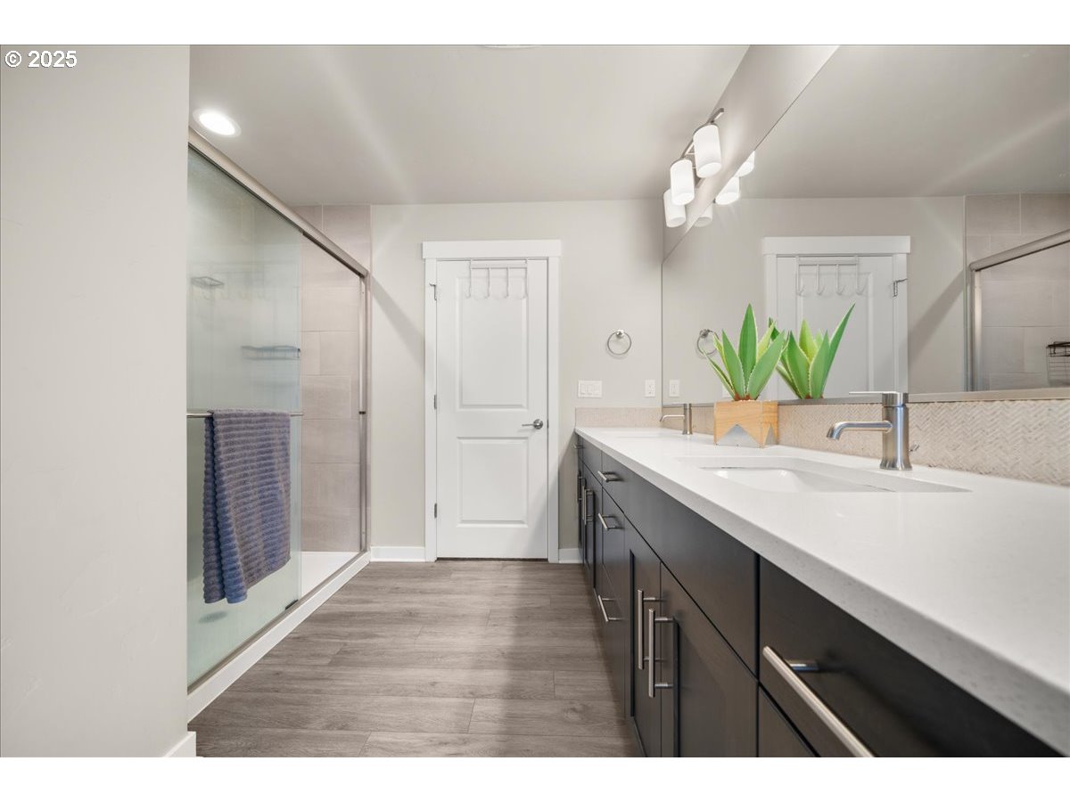 7258 Southwest Bay Lane Wilsonville, OR 97070 - Photo 31 of 48