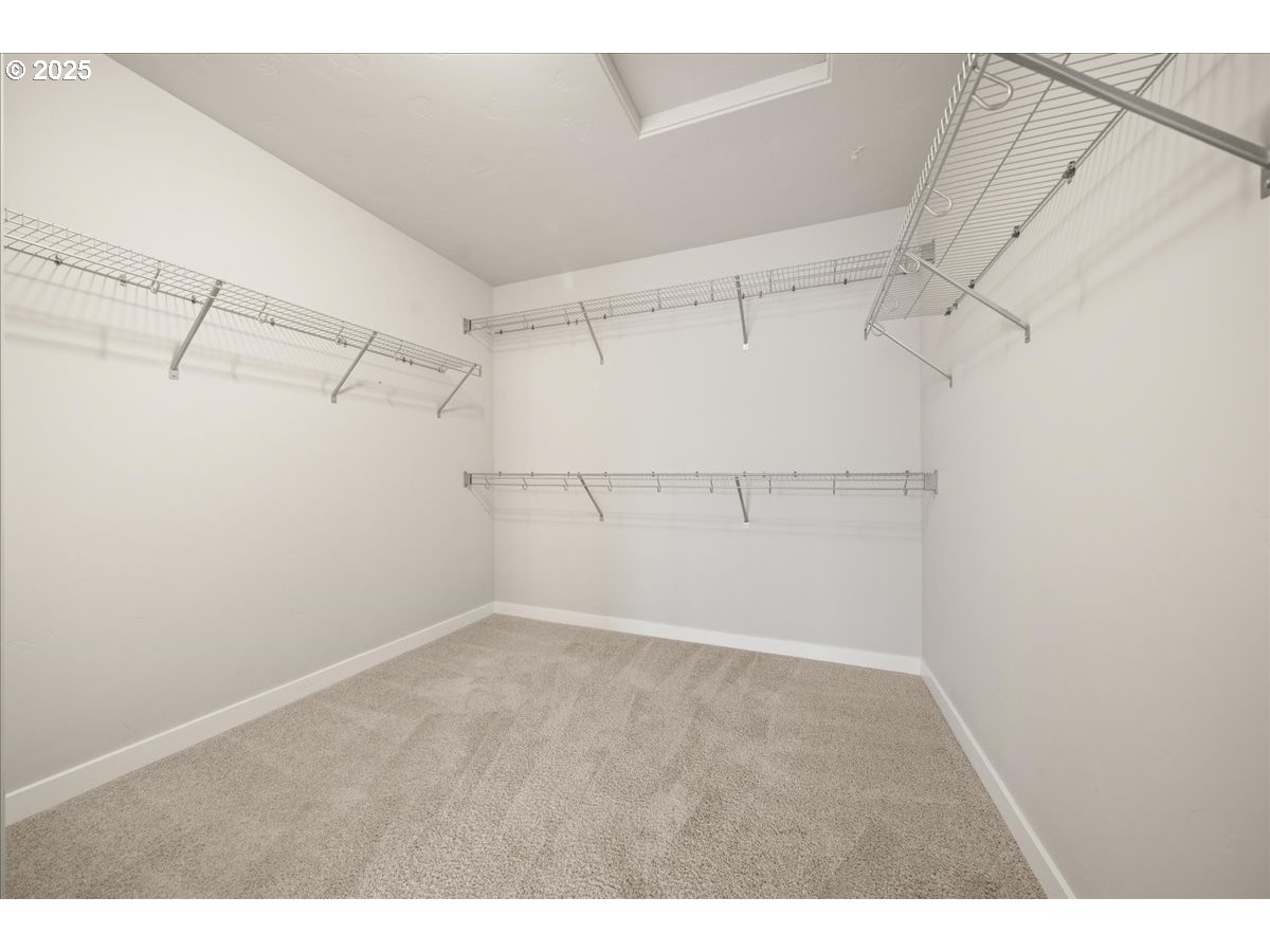 7258 Southwest Bay Lane Wilsonville, OR 97070 - Photo 32 of 48