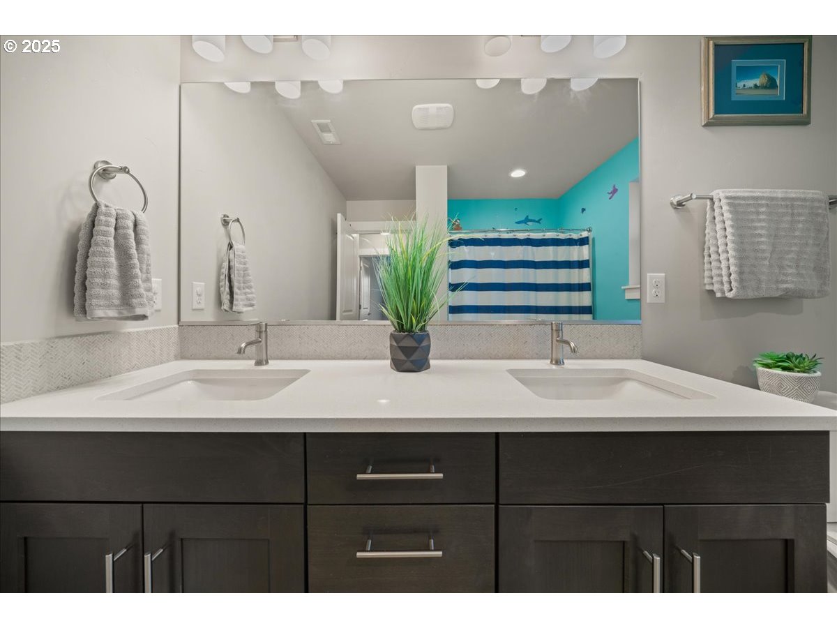 7258 Southwest Bay Lane Wilsonville, OR 97070 - Photo 41 of 48