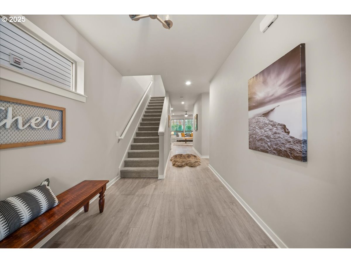 7258 Southwest Bay Lane Wilsonville, OR 97070 - Photo 5 of 48