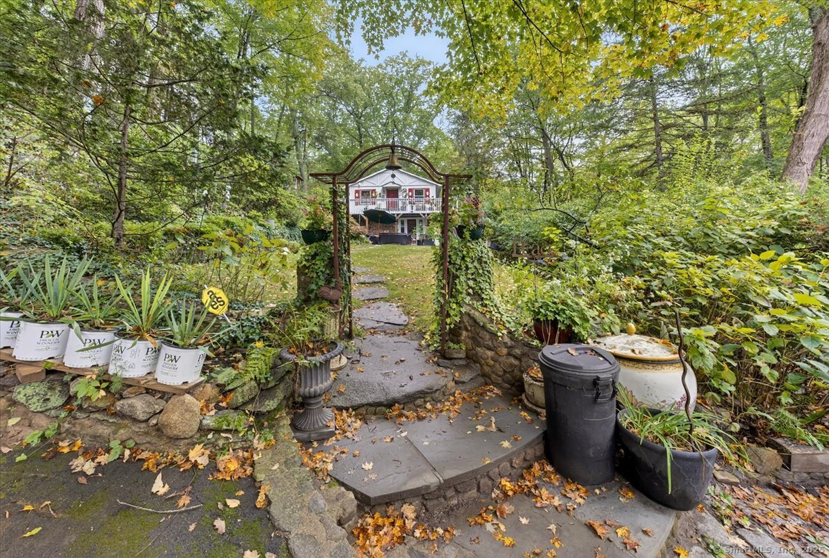 54 Mountain Road Wilton, CT 06897 - Photo 26 of 27 a picture of a yard