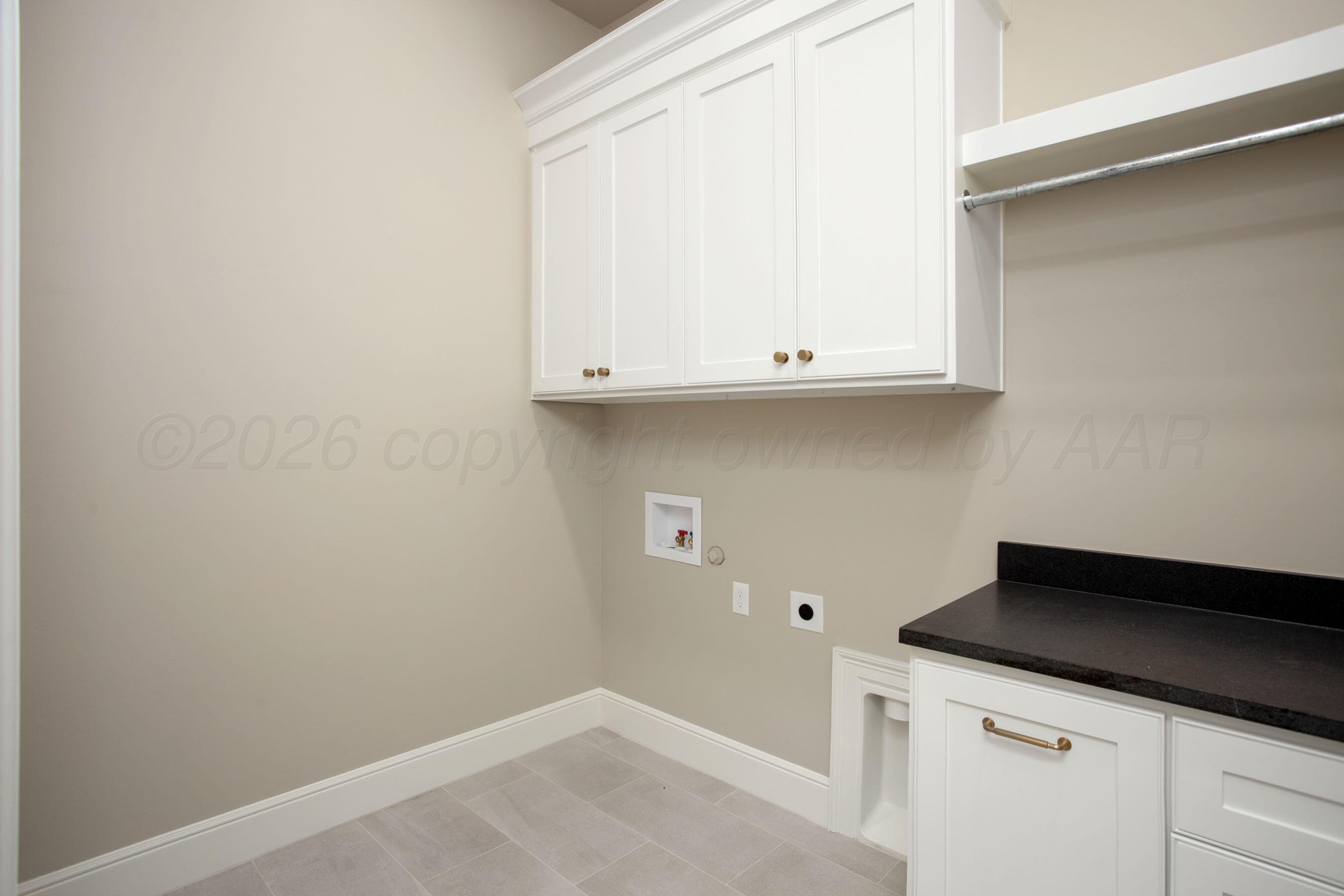 4304 North Rocking Chair Lane Amarillo, TX 79124 - Photo 34 of 36 laundry room