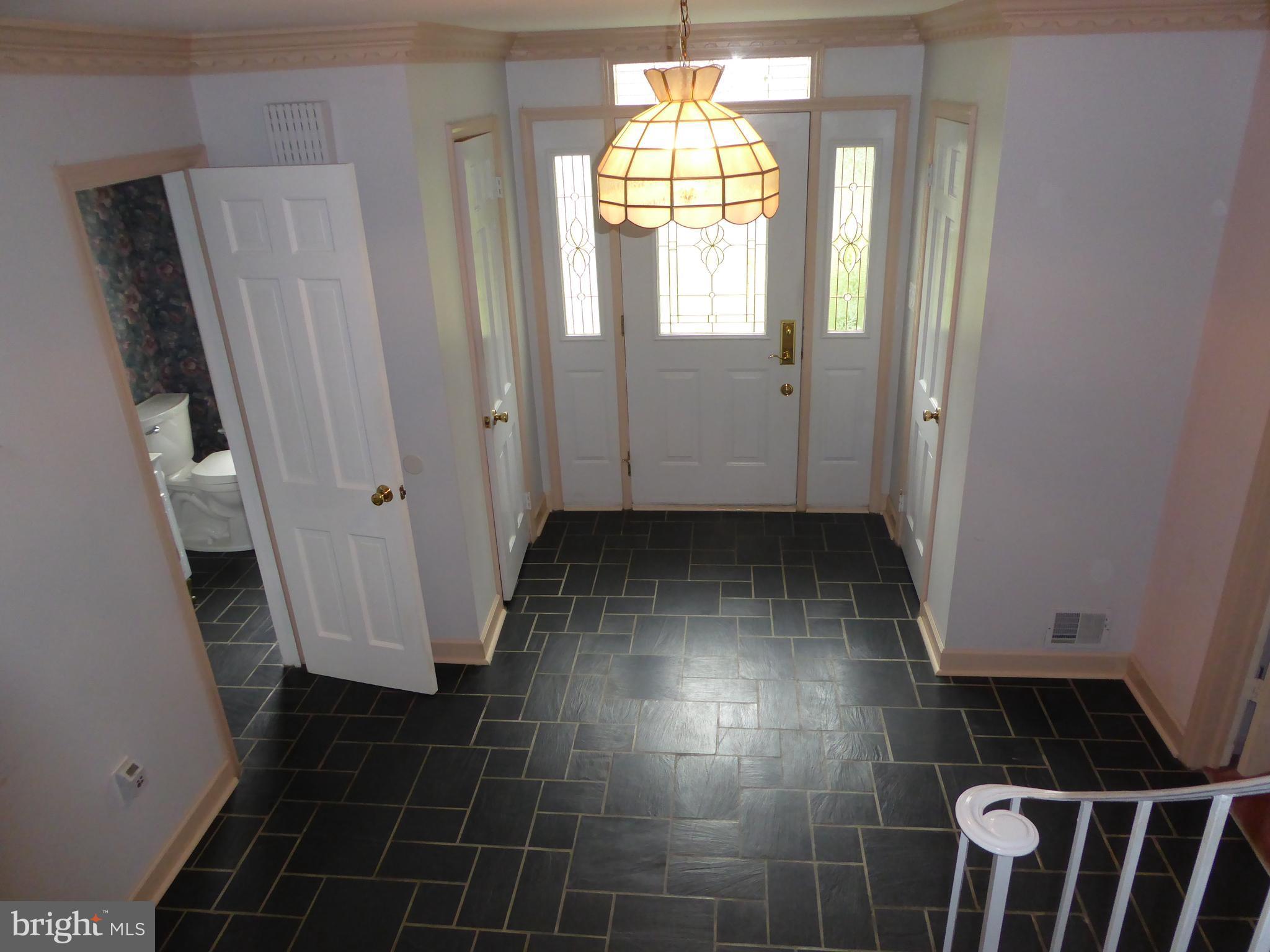 13600 North Gate Drive Silver Spring, MD 20906 - Photo 2 of 28 Foyer
