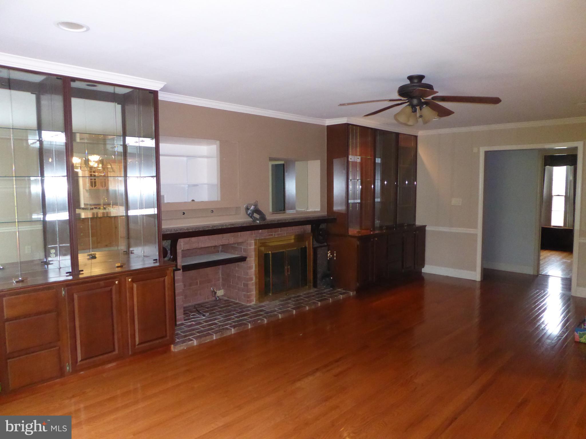 13600 North Gate Drive Silver Spring, MD 20906 - Photo 12 of 28 Family Room