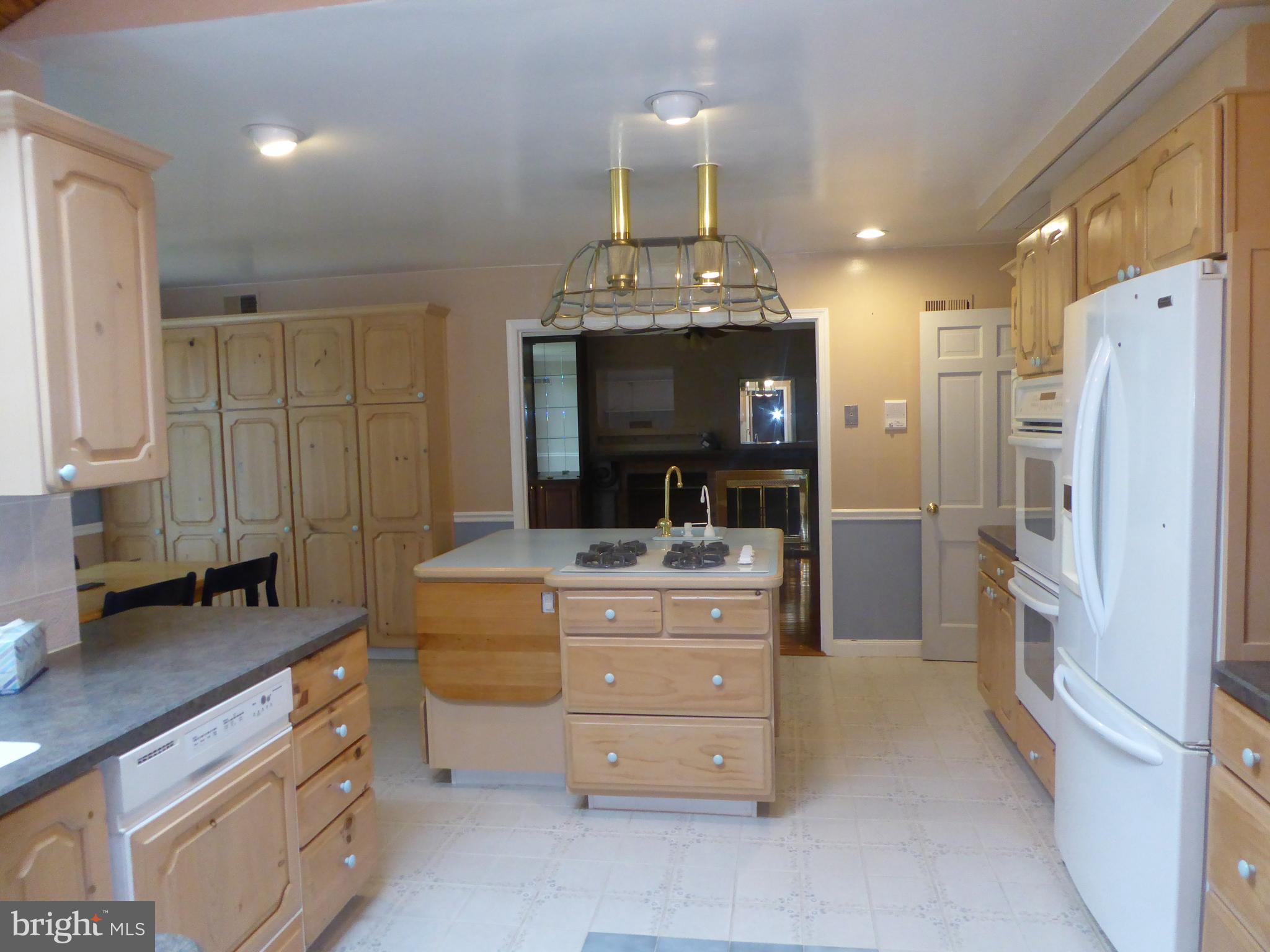 13600 North Gate Drive Silver Spring, MD 20906 - Photo 8 of 28 Kitchen