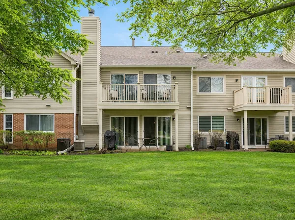 $275,000 | 1602 Hadley Court, Unit C2, Wheeling, IL 60090