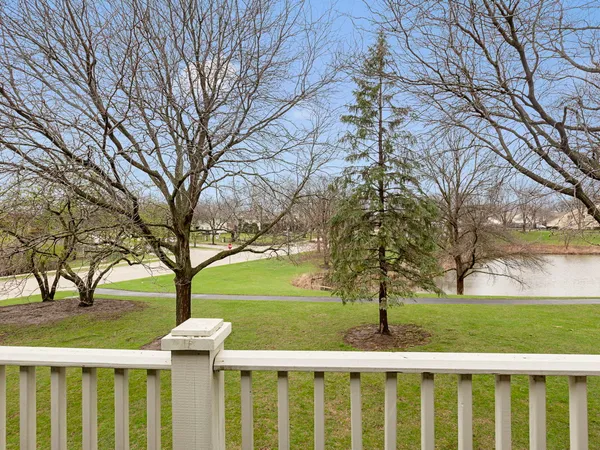 $275,000 | 1602 Hadley Court, Unit C2, Wheeling, IL 60090