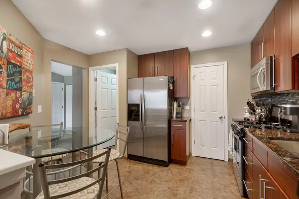 $275,000 | 1602 Hadley Court, Unit C2, Wheeling, IL 60090