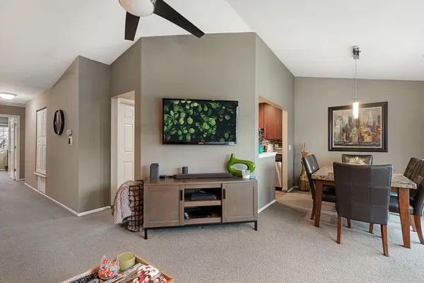 $275,000 | 1602 Hadley Court, Unit C2, Wheeling, IL 60090
