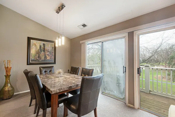 $275,000 | 1602 Hadley Court, Unit C2, Wheeling, IL 60090