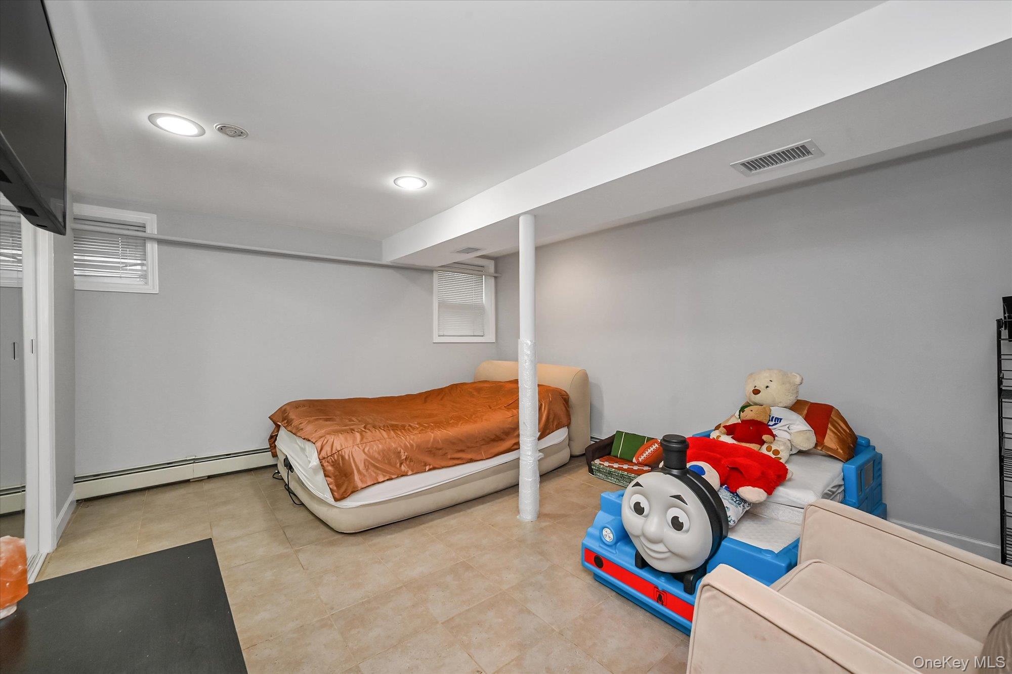 184-33 Tudor Road Queens, NY 11432 - Photo 19 of 24 Gallery Image 19