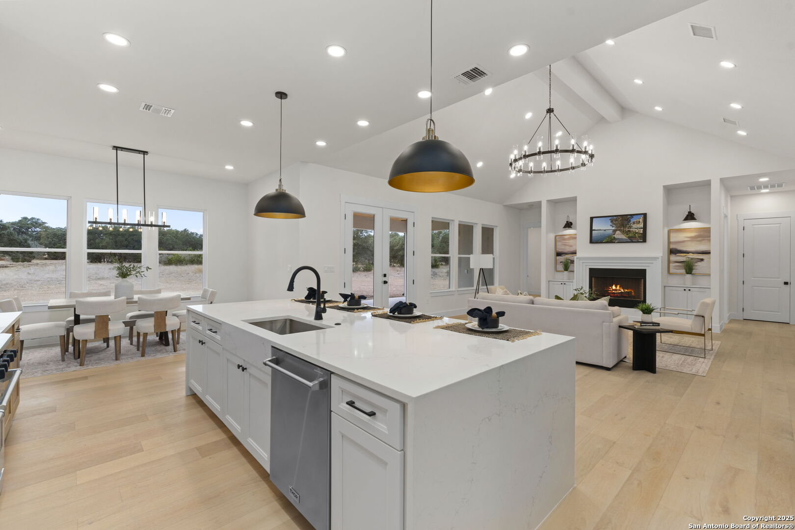 1172 Buckskin Trail Bandera, TX 78003 - Photo 15 of 36