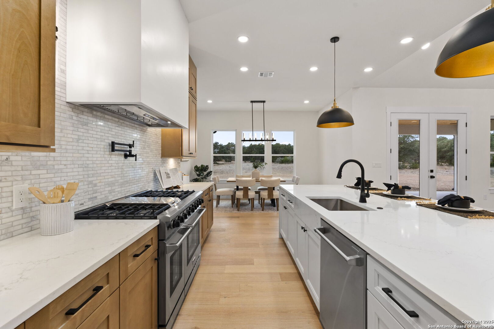 1172 Buckskin Trail Bandera, TX 78003 - Photo 16 of 36