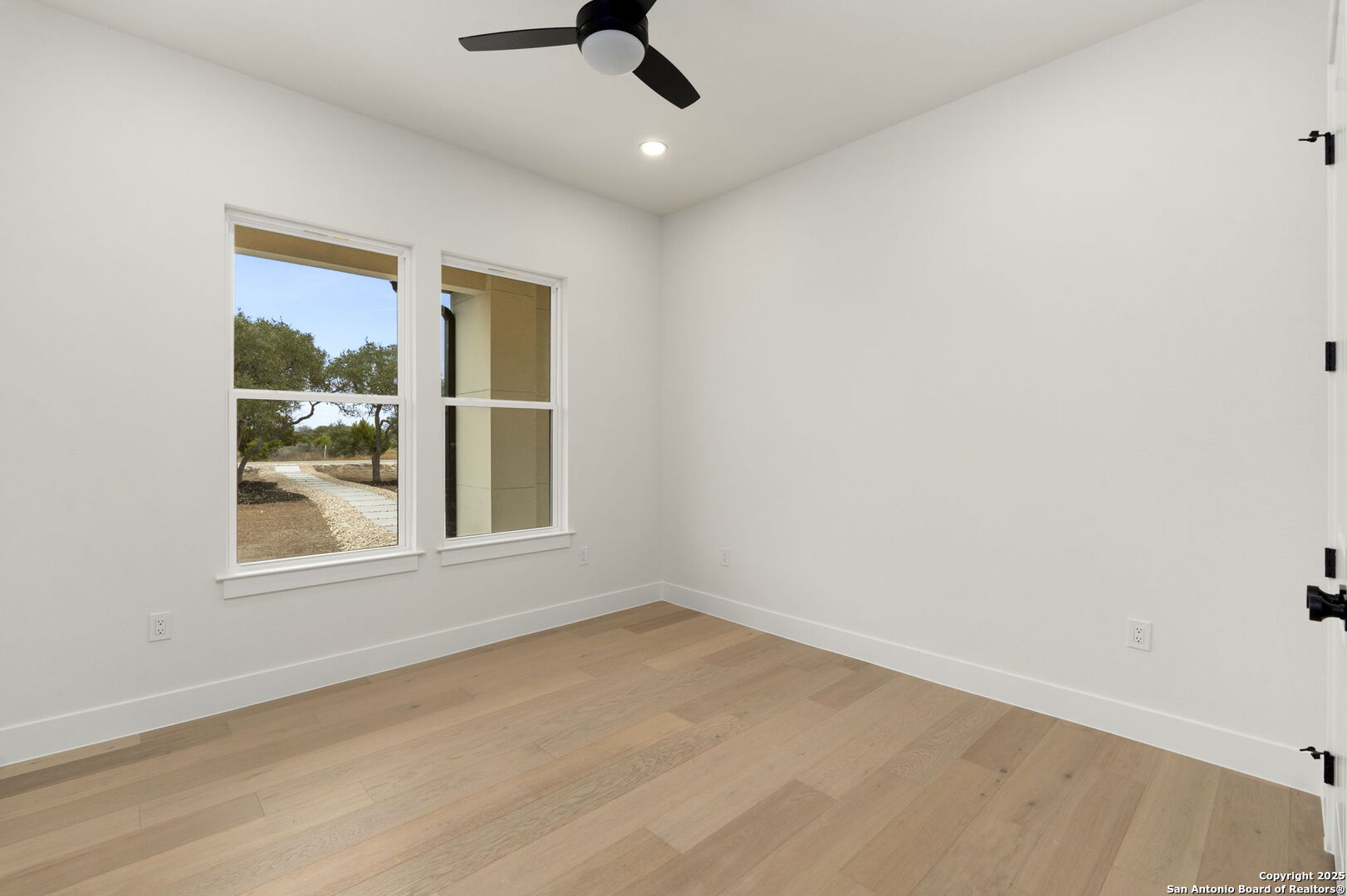 1172 Buckskin Trail Bandera, TX 78003 - Photo 29 of 36