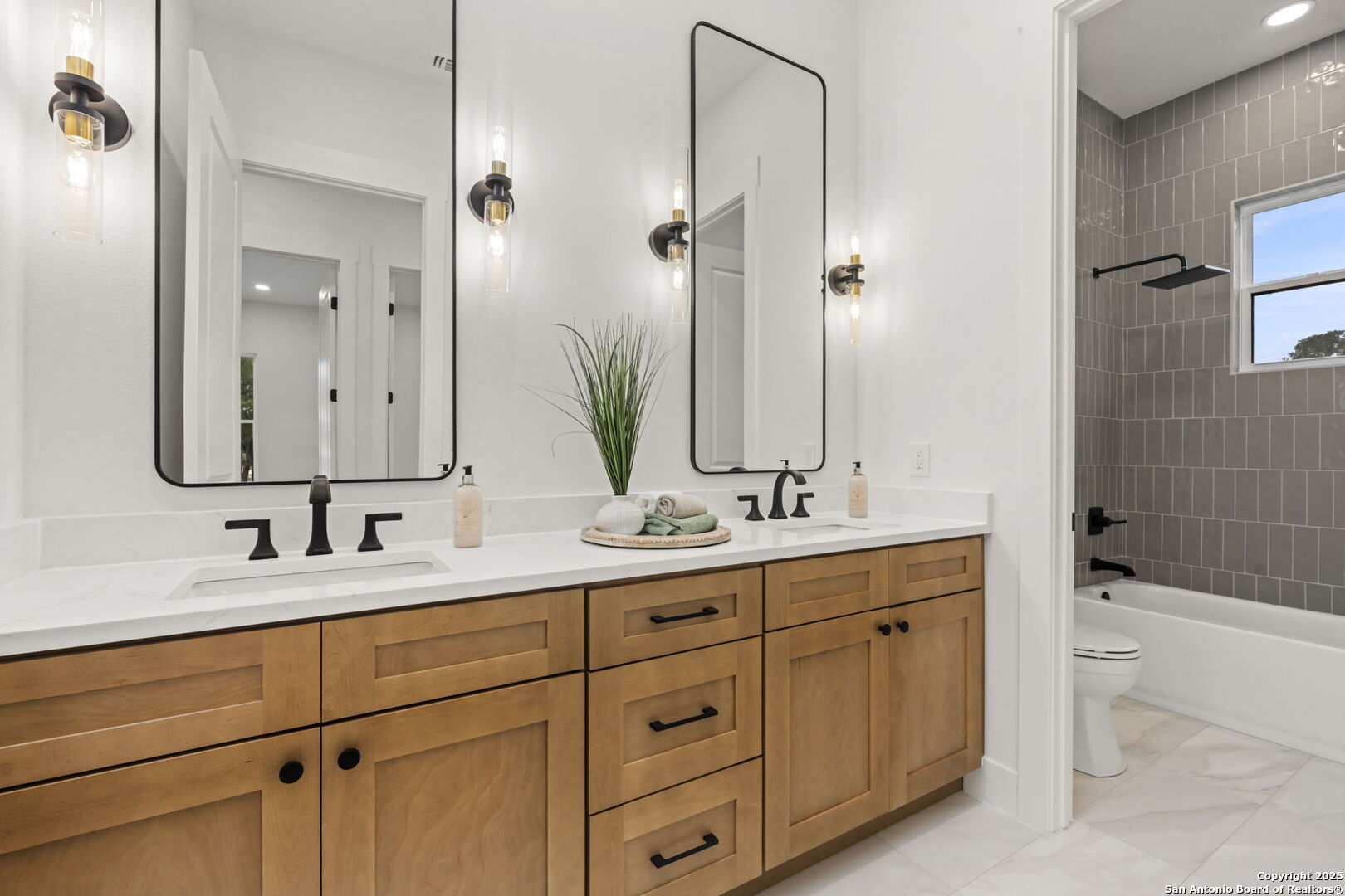 1172 Buckskin Trail Bandera, TX 78003 - Photo 30 of 36