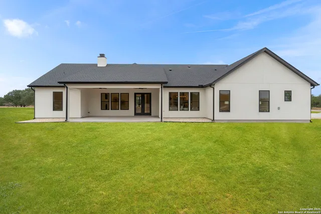 $699,999 | 1172 Buckskin Trail, Bandera, TX 78003