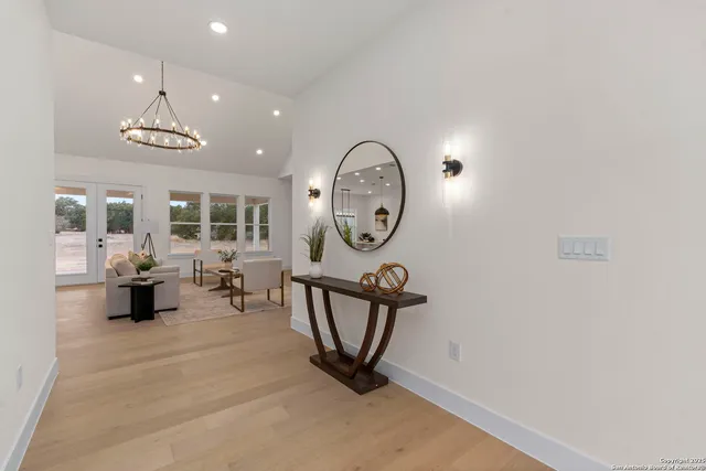 $699,999 | 1172 Buckskin Trail, Bandera, TX 78003