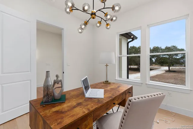 $699,999 | 1172 Buckskin Trail, Bandera, TX 78003