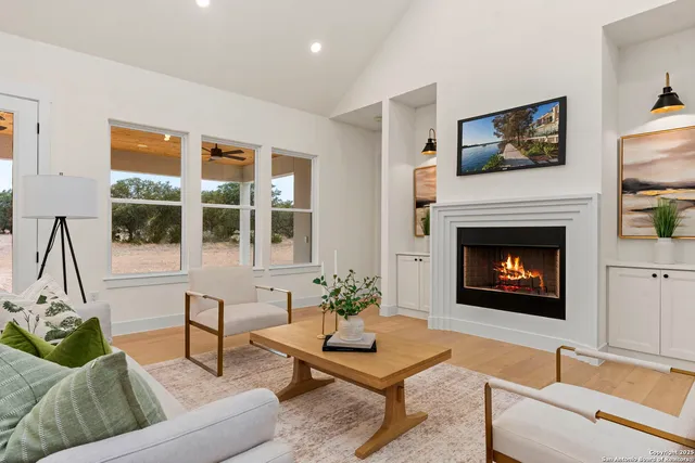 $699,999 | 1172 Buckskin Trail, Bandera, TX 78003