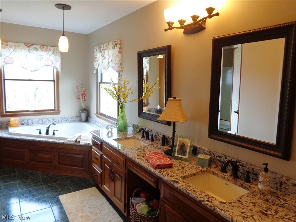 3202 Ridgeview Drive Southeast New Philadelphia, OH 44663 - Photo 14 of 33