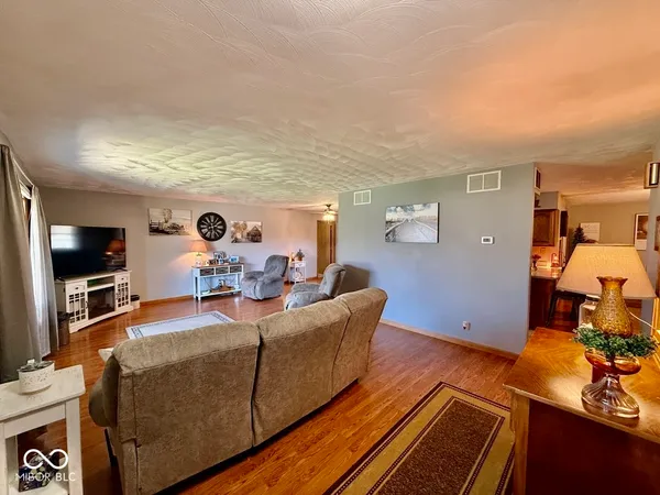 $284,900 | 1403 North Walnut Street, Brazil, IN 47834