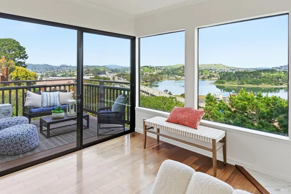 $939,000 | 220 Headlands Court, Sausalito, CA 94965
