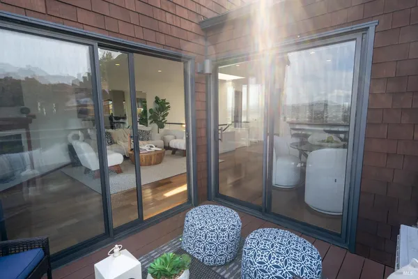 $939,000 | 220 Headlands Court, Sausalito, CA 94965