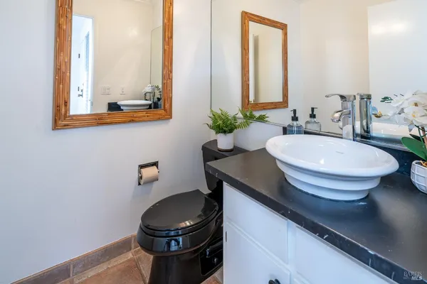 $939,000 | 220 Headlands Court, Sausalito, CA 94965