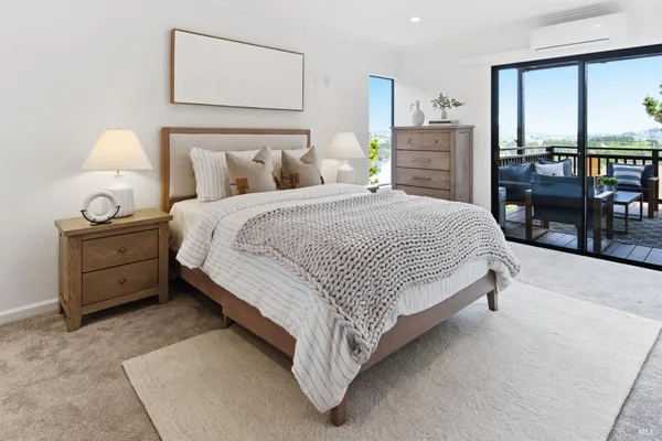 $939,000 | 220 Headlands Court, Sausalito, CA 94965