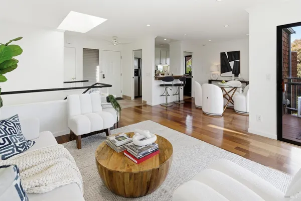 $939,000 | 220 Headlands Court, Sausalito, CA 94965