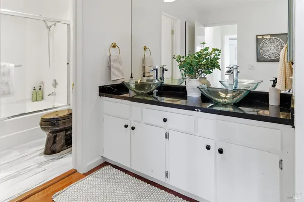 $939,000 | 220 Headlands Court, Sausalito, CA 94965