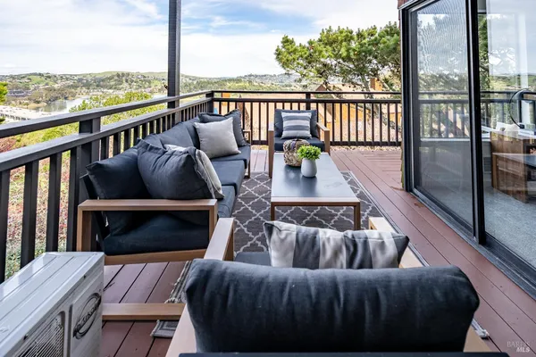 $939,000 | 220 Headlands Court, Sausalito, CA 94965