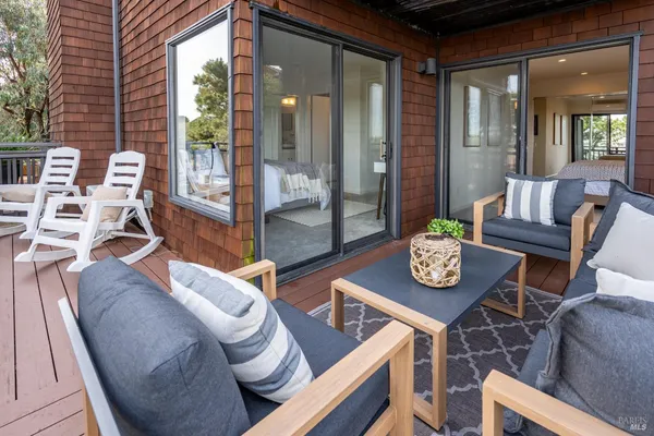 $939,000 | 220 Headlands Court, Sausalito, CA 94965