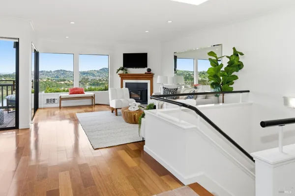 $939,000 | 220 Headlands Court, Sausalito, CA 94965