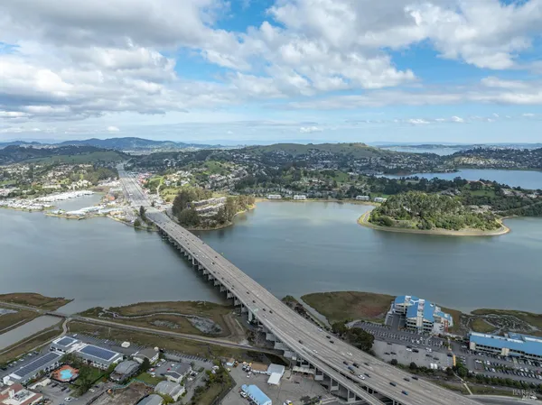 $939,000 | 220 Headlands Court, Sausalito, CA 94965