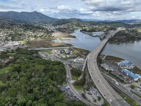 $939,000 | 220 Headlands Court, Sausalito, CA 94965