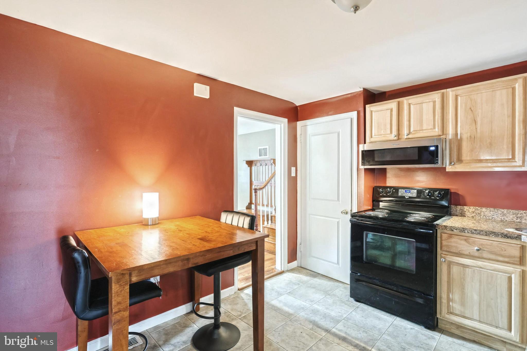 758 Village Road York, PA 17404 - Photo 15 of 29 Room for a table